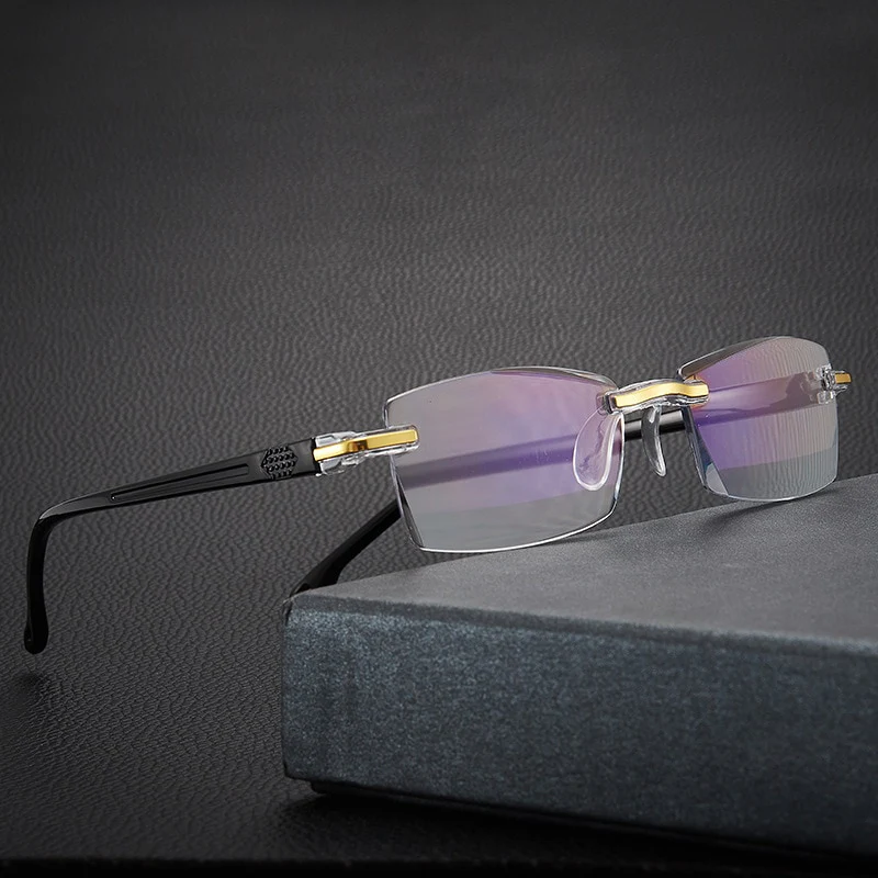 Detalhe lateral das lentes do óculos adaptável